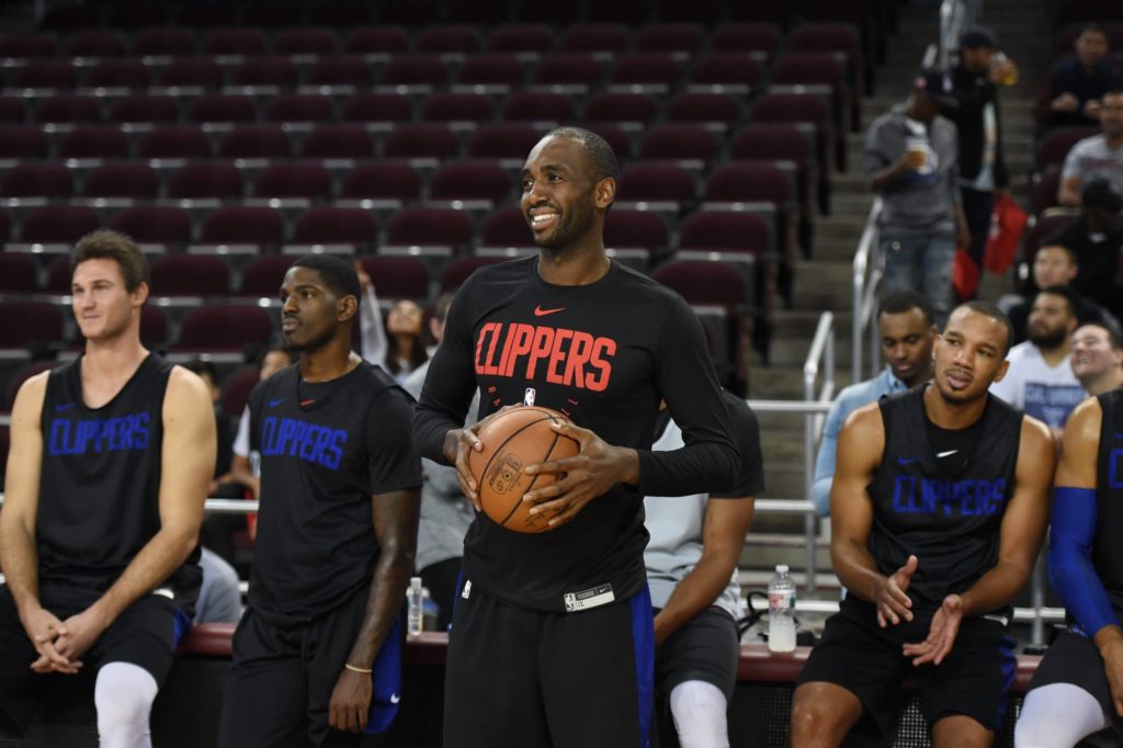 Clippers zwalniają Mbah’a’Moute, by zrobić miejsce na wzmocnienia