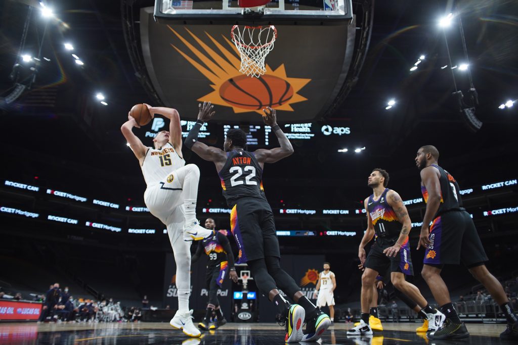 Czy Phoenix Suns znajdą odpowiedź na Nikolę Jokicia?