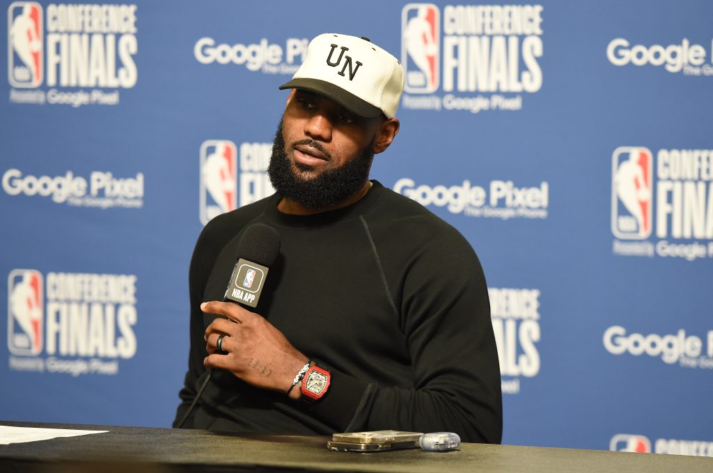 LeBron James: Muszę przemyśleć, czy chcę grać dalej