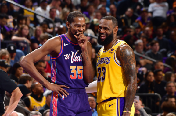 Wyniki NBA: Turniej trwa w najlepsze, zacięte starcie Lakers z Suns, Wemby vs Gobert