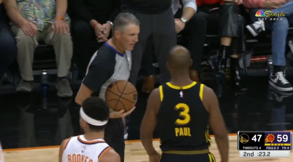NBA News: Chris Paul wyrzucony z boiska. Znów ten sam sędzia!
