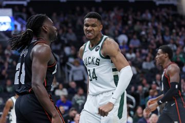 NBA News: Antetokounmpo wyrzucony z boiska. Sędzia wyjaśnia