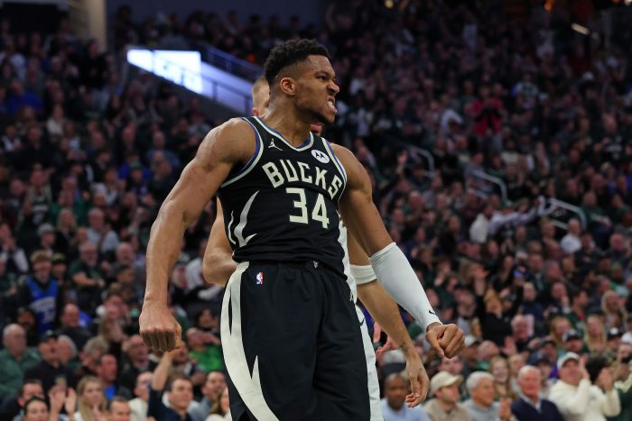 NBA. Ojciech Haliburtona spiął się z Antetokounmpo!