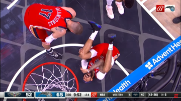 NBA News: Ingram zszedł z boiska z groźnie wyglądającą kontuzją kolana!