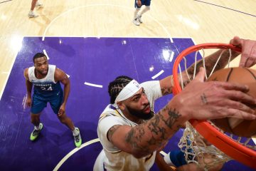 Wyniki NBA: Plaga kontuzji, wybitny występ Davisa, anty-strzelecki popis Knicks i Sixers