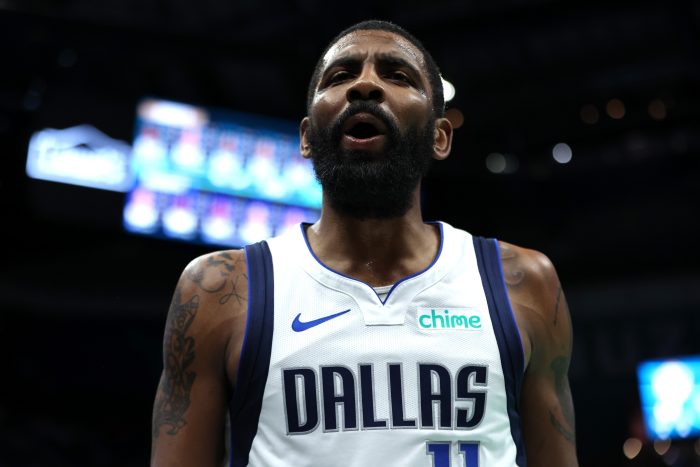 NBA. Irving i Gafford z nowymi umowami