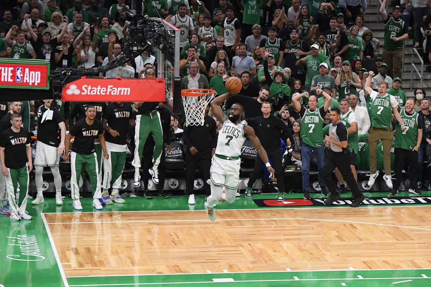 Wyniki NBA: 1-0 dla Celtics w Finałach! Świetny Brown, osamotniony Luka