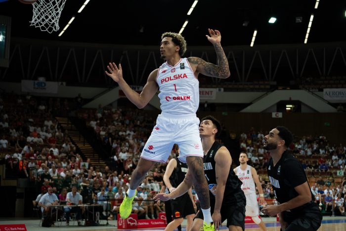 NBA. Spurs wymienią Sochana?! Są nowe informacje