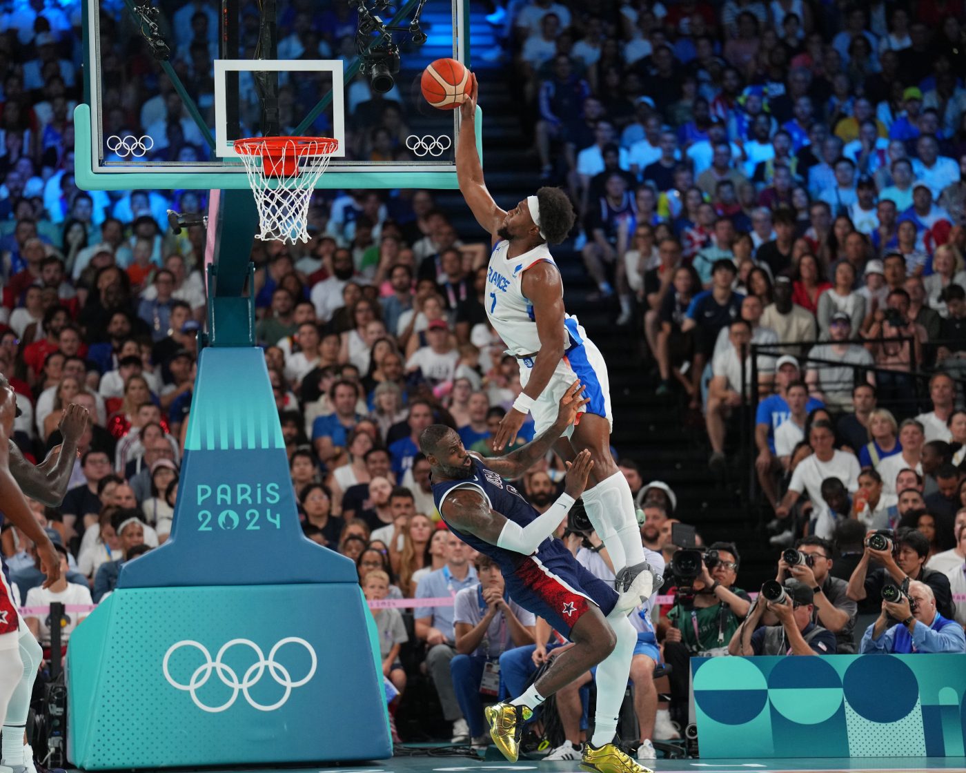 Świetnie grał na igrzyskach. Teraz dostał umowę w NBA!