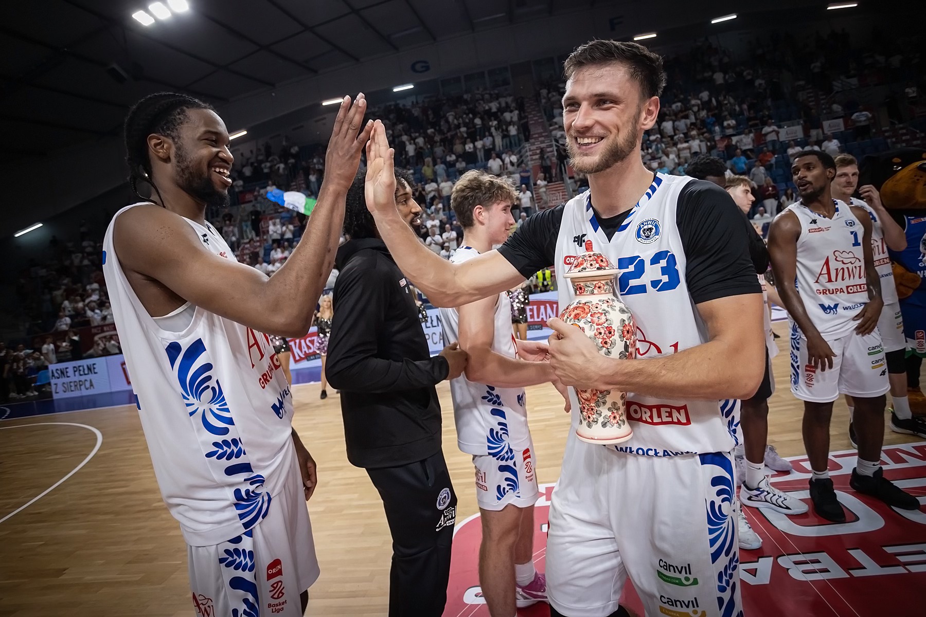 Raptors biorą przykład z Nets. Zastrzegą numer Cartera