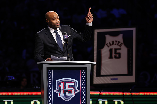 NBA. Wielki dzień Vince’a Cartera. Koszulka byłego zawodnika Nets zawisła pod kopułą Barclays Center