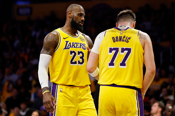 NBA. Lakers rozbijają Nuggets – wielki mecz Doncicia