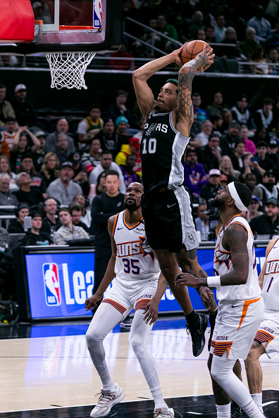 NBA. Phoenix pogrążają się w kryzysie. Kolejna porażka Suns oddala ich od fazy play-off