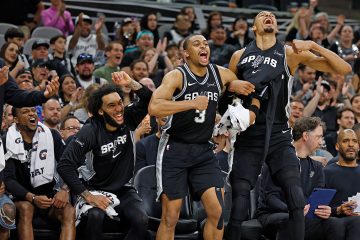 NBA. Keldon Johnson najlepszym rezerwowym